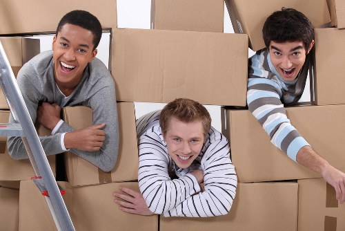 Final complaint record and resolution notes for a removal company
